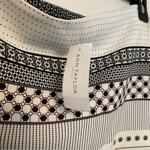 NEW Ann Taylor Multi Striped Pattern Pencil Skirt Size 10 Lined Side Zip & Slit - Picture 4 of 7